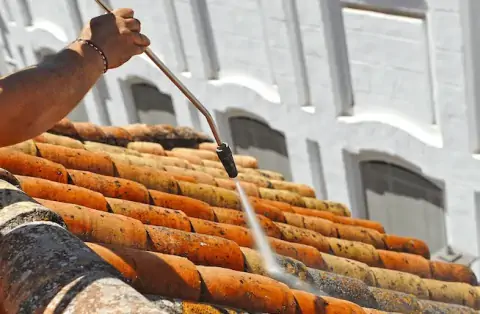 Nettoyage de toitures - Bourg-Madame